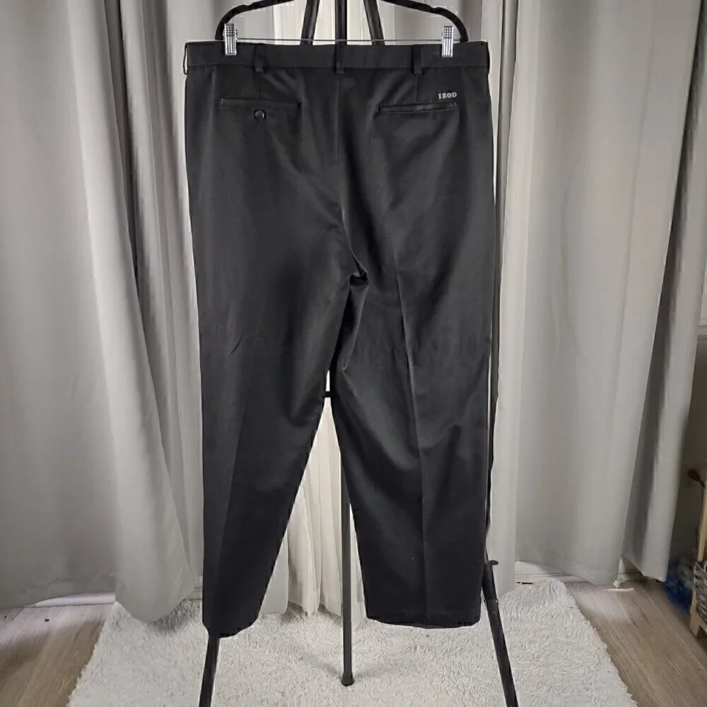 Izod Men's Black Grip Waistband Swingflex Golf Pants Size 42X30 - Picture 3 of 9